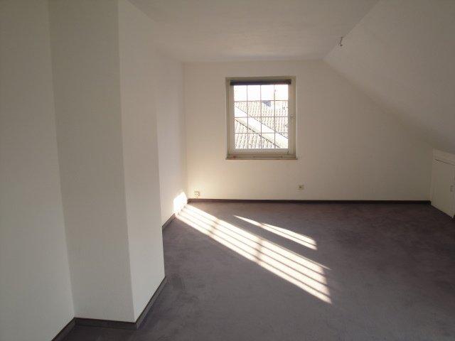 Dachgeschoßwohnung Braunschweig Südstadt- Rautheim- Mascherode - 3 Zimmer, 74 m&sup2;, 600&euro; | Angebot:26598469