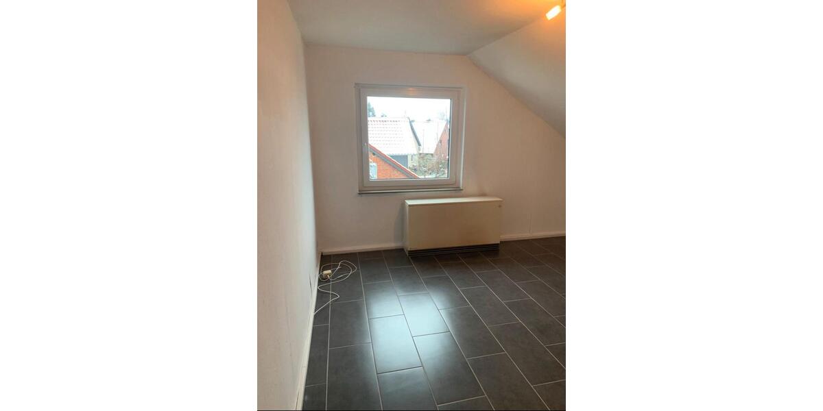 Dachgeschoßwohnung Edemissen - 3 Zimmer, 50 m&sup2;, 550&euro; | Angebot:26334822