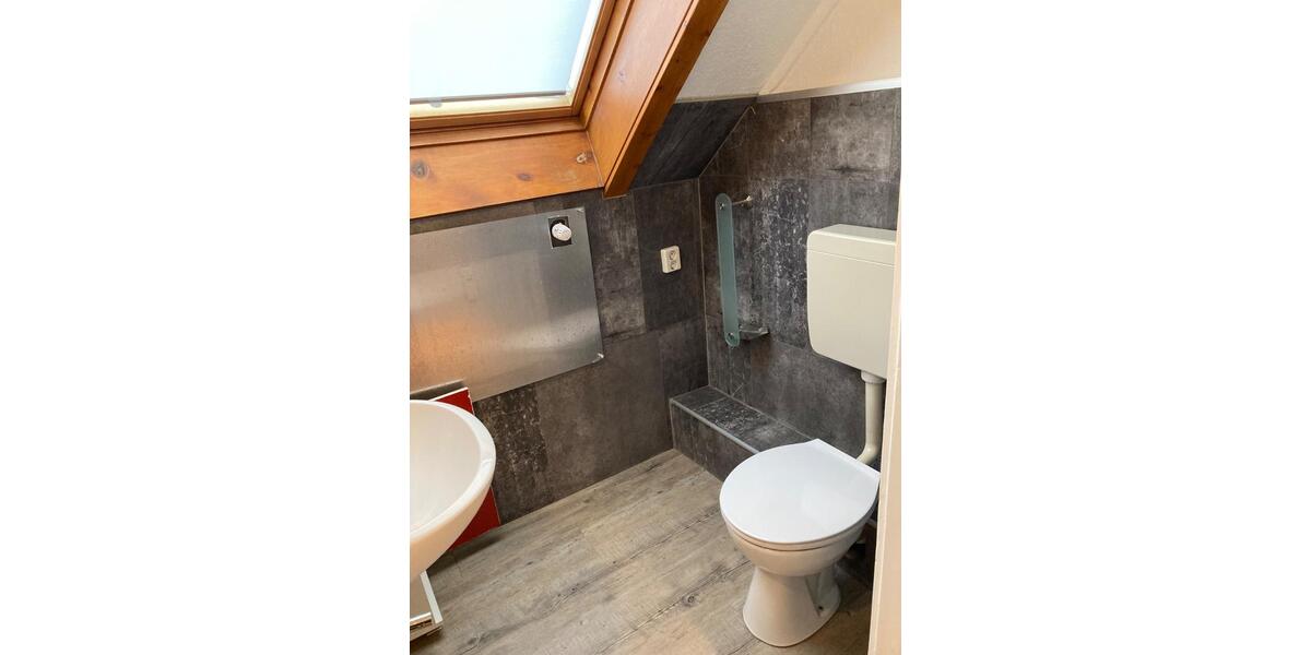 Dachgeschoßwohnung Wolfsburg - 3 Zimmer, 64 m&sup2;, 500&euro; | Angebot:25964911