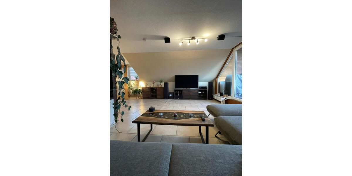 Dachgeschoßwohnung Edemissen - 4 Zimmer, 122 m&sup2;, 950&euro; | Angebot:25804869