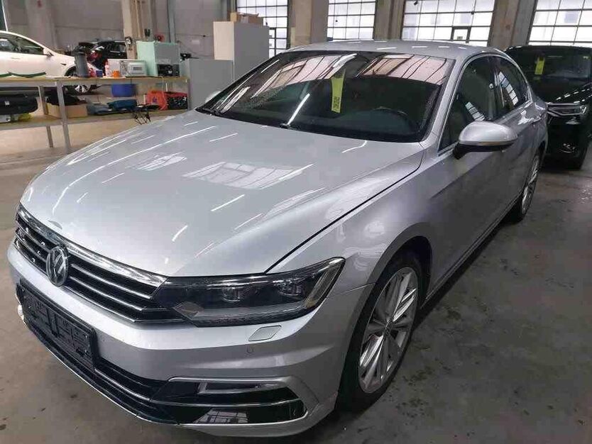 VW Passat 142.354 km 15.990 € Vechelde 38159