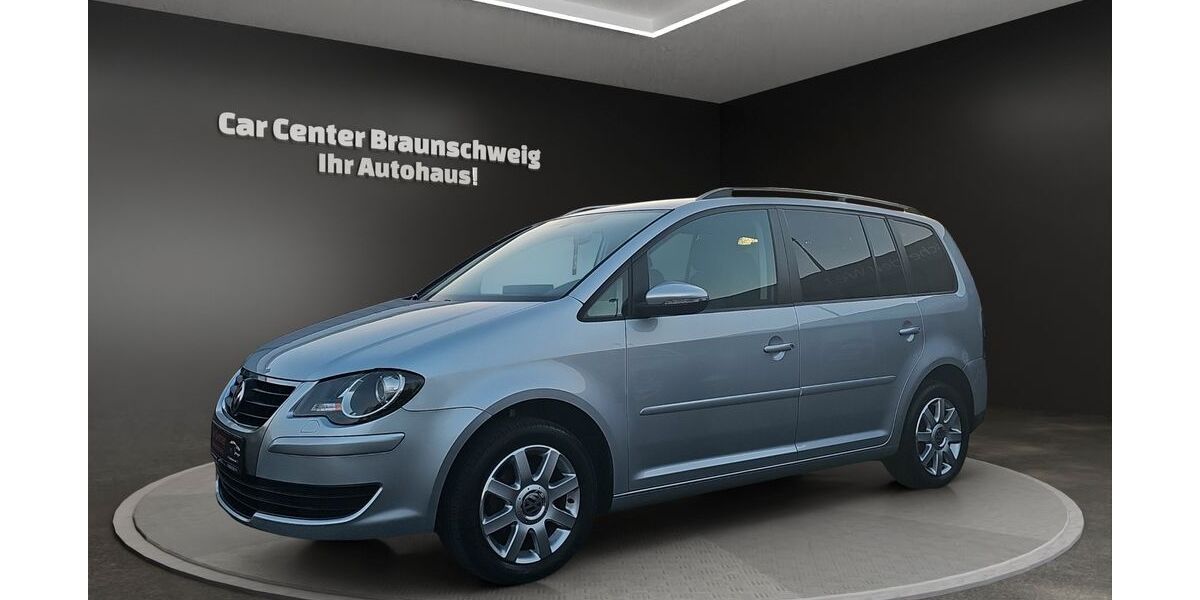 VW Touran 215.616 km 4.999 &euro; Braunschweig 38120
