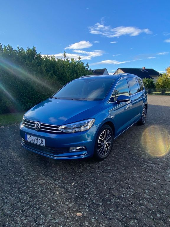 VW Touran 214.400 km 11.900 € Wendeburg 38176
