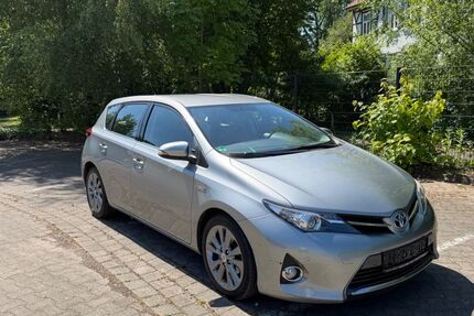 Toyota Auris 218.000 km 7.000 &euro; Braunschweig 38112