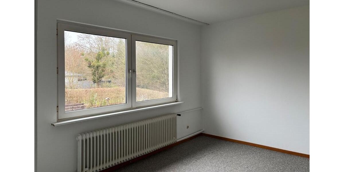 Etagenwohnung Salzgitter Ortschaft Südost - 4 Zimmer, 100 m&sup2;, 650&euro; | Angebot:24373730