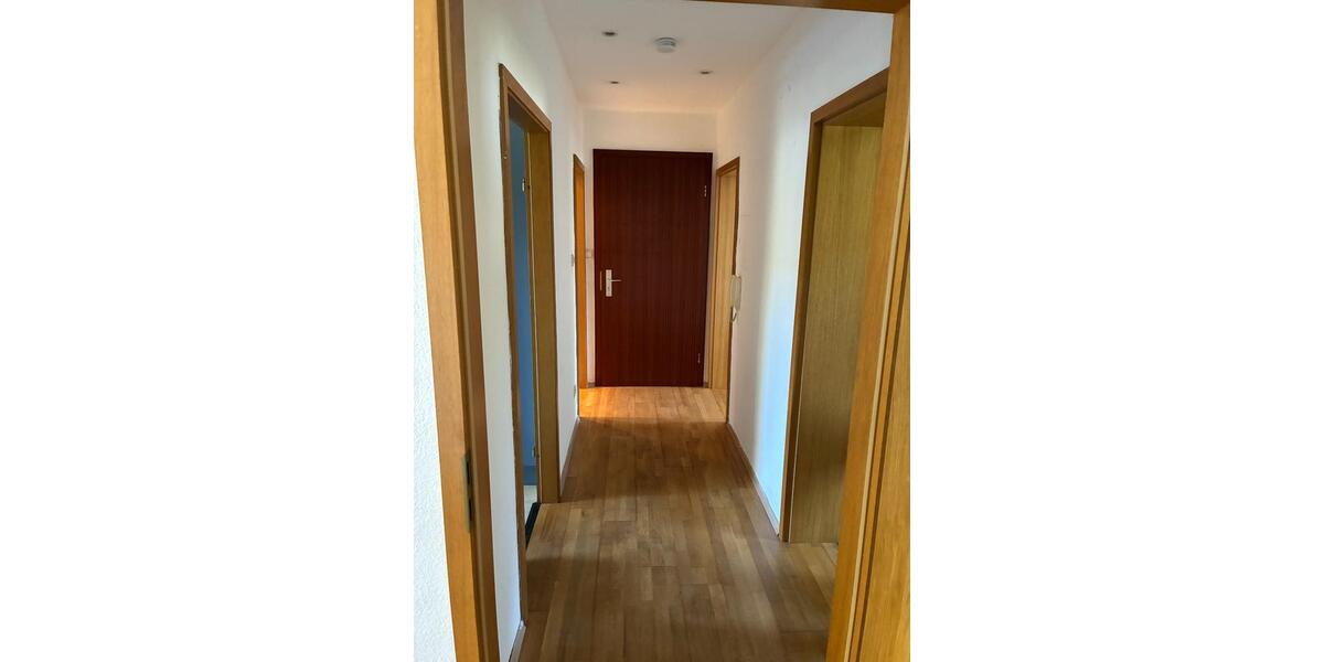 Schöne Eigentumswohnung 54qm 3 Zimmer, KücheTageslicht- Bad 3 zimmer