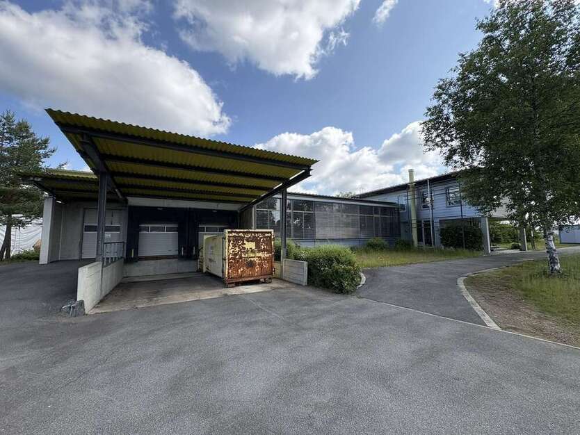 Halle in Weiden in der Oberpfalz 990.000 € 1342.86 m²
