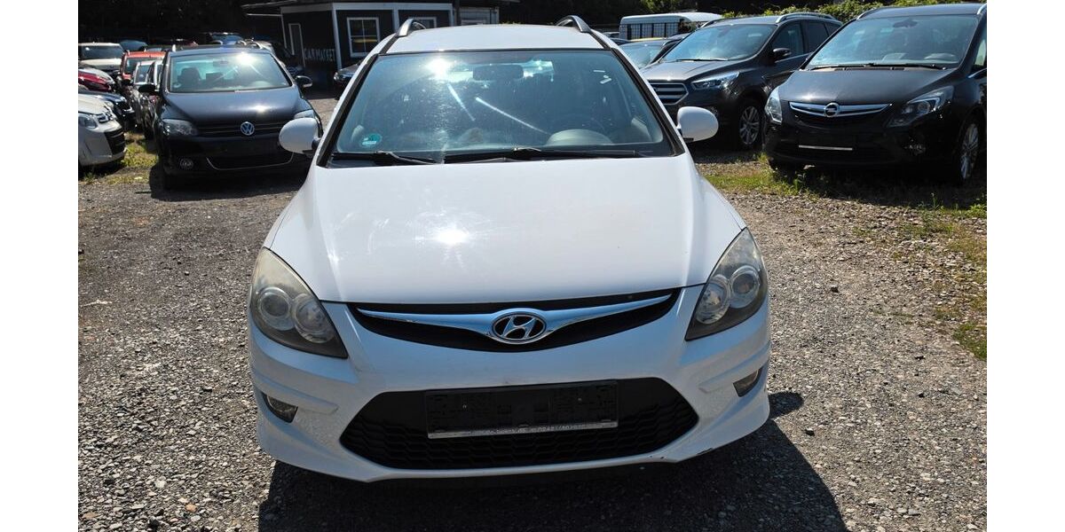 Hyundai i30 174.300 km 1.690 &euro; Braunschweig 38120