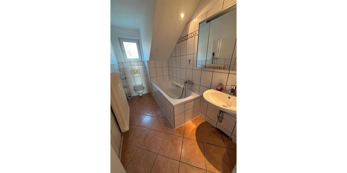 Dachgeschoßwohnung Schöppenstedt - 4 Zimmer, 78 m&sup2;, 700&euro; | Angebot:24774028