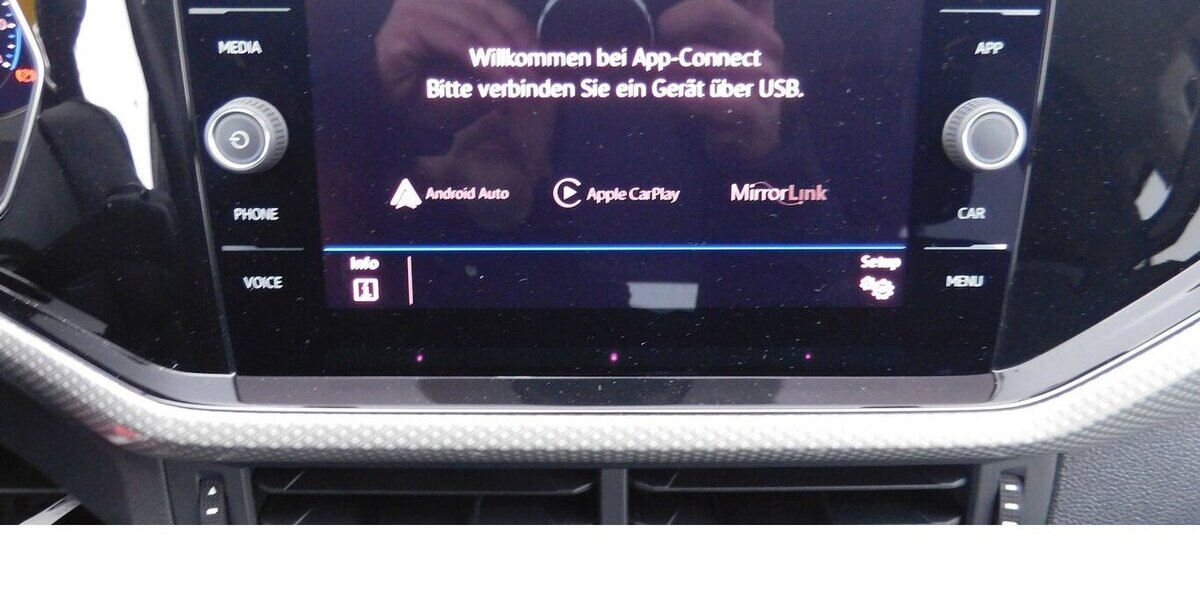 VW T-Cross 1.0 Life Move BMT TSI Klima Navi 19.400 km 18.690 &euro; Vordorf 38533