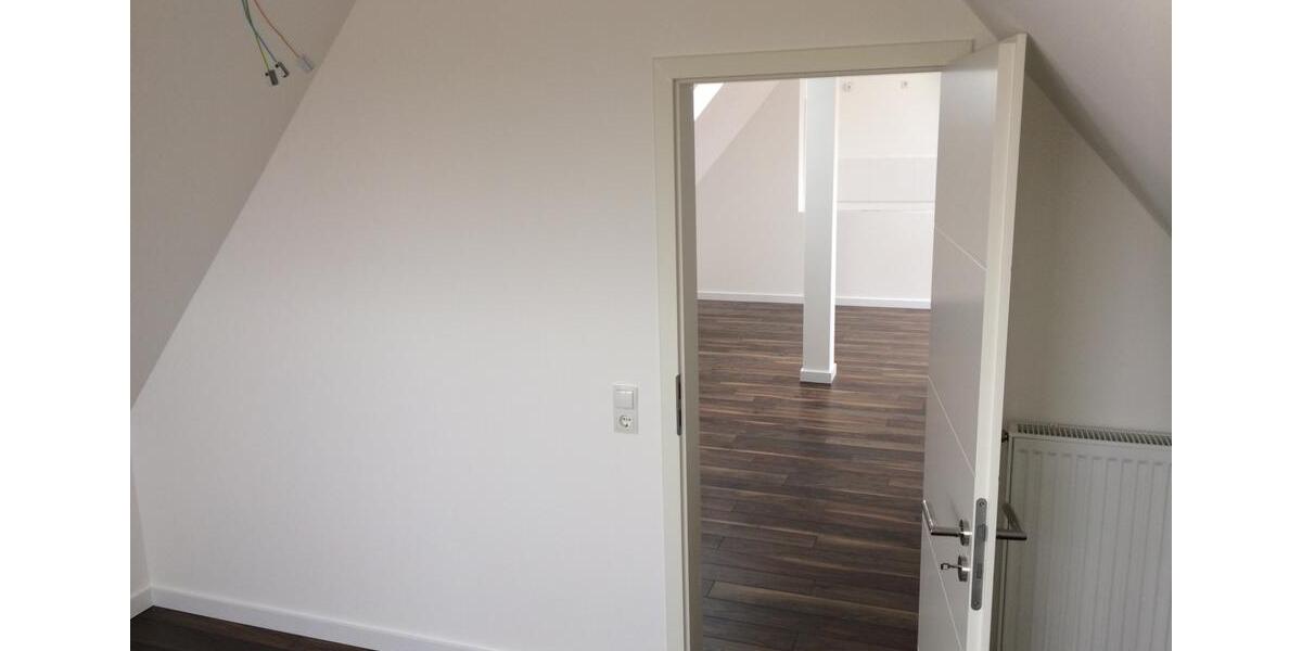 Dachgeschoßwohnung Braunschweig Lehndorf-Watenbüttel - 3 Zimmer, 87 m&sup2;, 198.000&euro; | Angebot:24846631