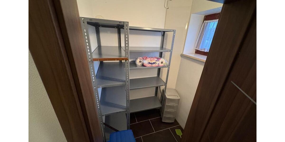 Etagenwohnung Lengede - 7 Zimmer, 151 m&sup2;, 1.200&euro; | Angebot:26181080