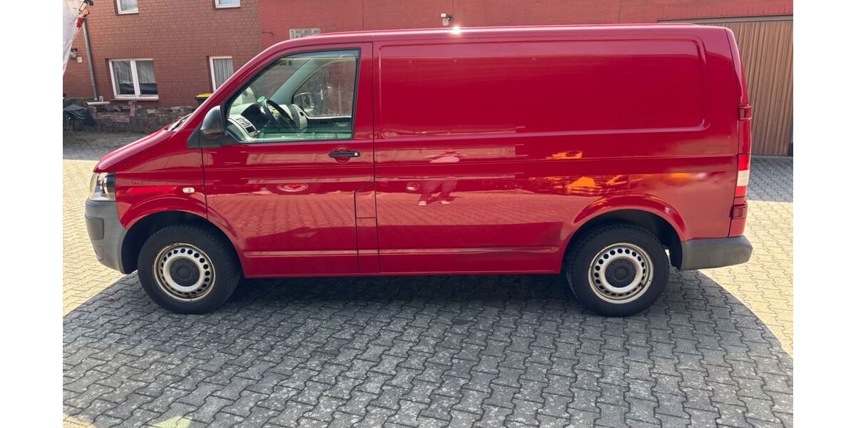 VW T5 Transporter 218.000 km 5.400 &euro; Wolfsburg 38446