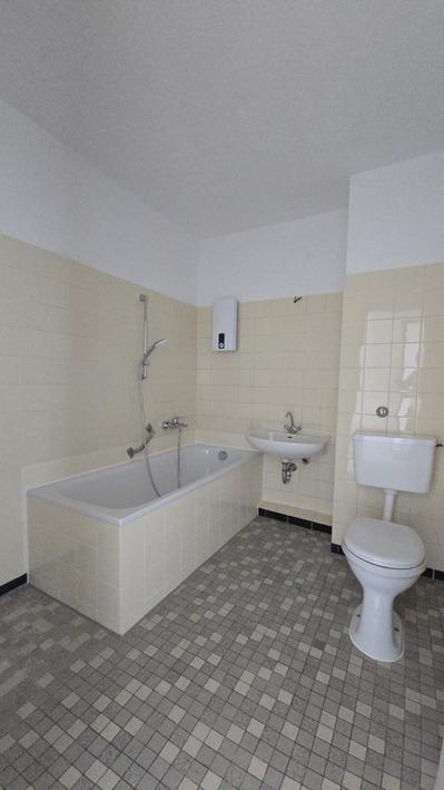 Helle und freundliche Wohnung mit praktischem Abstellraum und Loggia zimmer