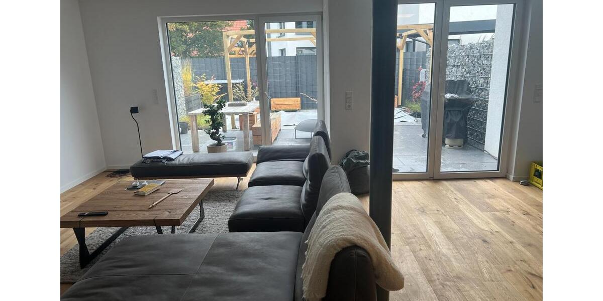 Reihenhaus Braunschweig Lehndorf-Watenbüttel - 12 Zimmer, 150 m&sup2;, 2.100&euro; | Angebot:25422909