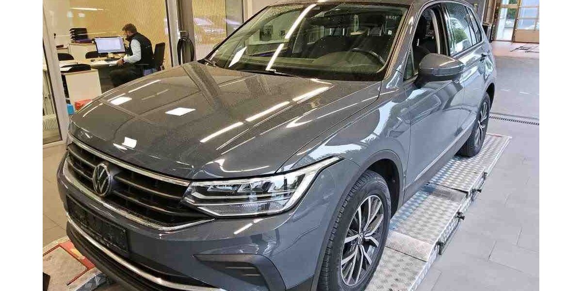VW Tiguan 64.400 km 27.490 &euro; Braunschweig Wenden 38110