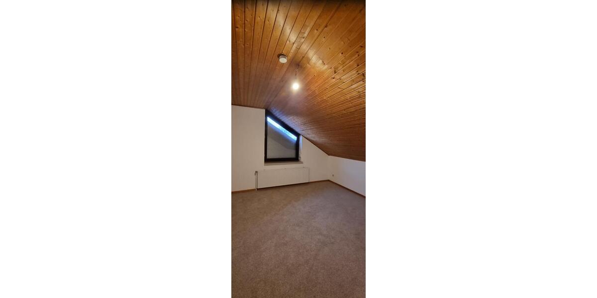 Dachgeschoßwohnung Wendeburg - 3 Zimmer, 120 m&sup2;, 925&euro; | Angebot:24561018