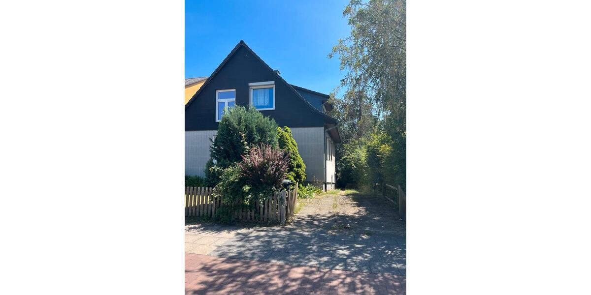 Einfamilienhaus Wolfenbüttel Ahlum - 8 Zimmer, 180 m&sup2;, 2.200&euro; | Angebot:25980738