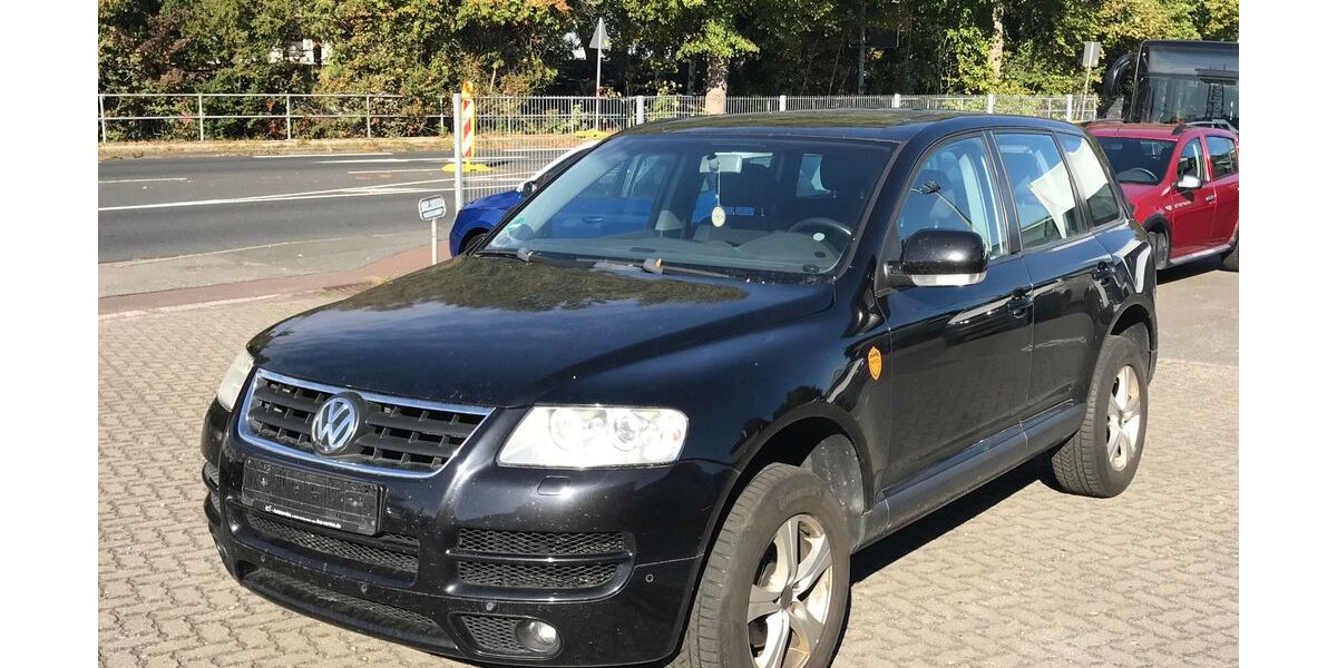 VW Touareg 437.572 km 2.499 &euro; Braunschweig 38110