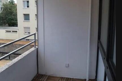 2 Zimmer Wohnung Uni Nähe mit Küche und Balkon zimmer