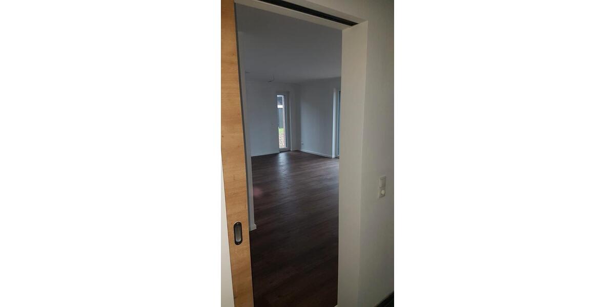 Erdgeschoßwohnung Edemissen - 4 Zimmer, 104 m&sup2;, 1.250&euro; | Angebot:26445265