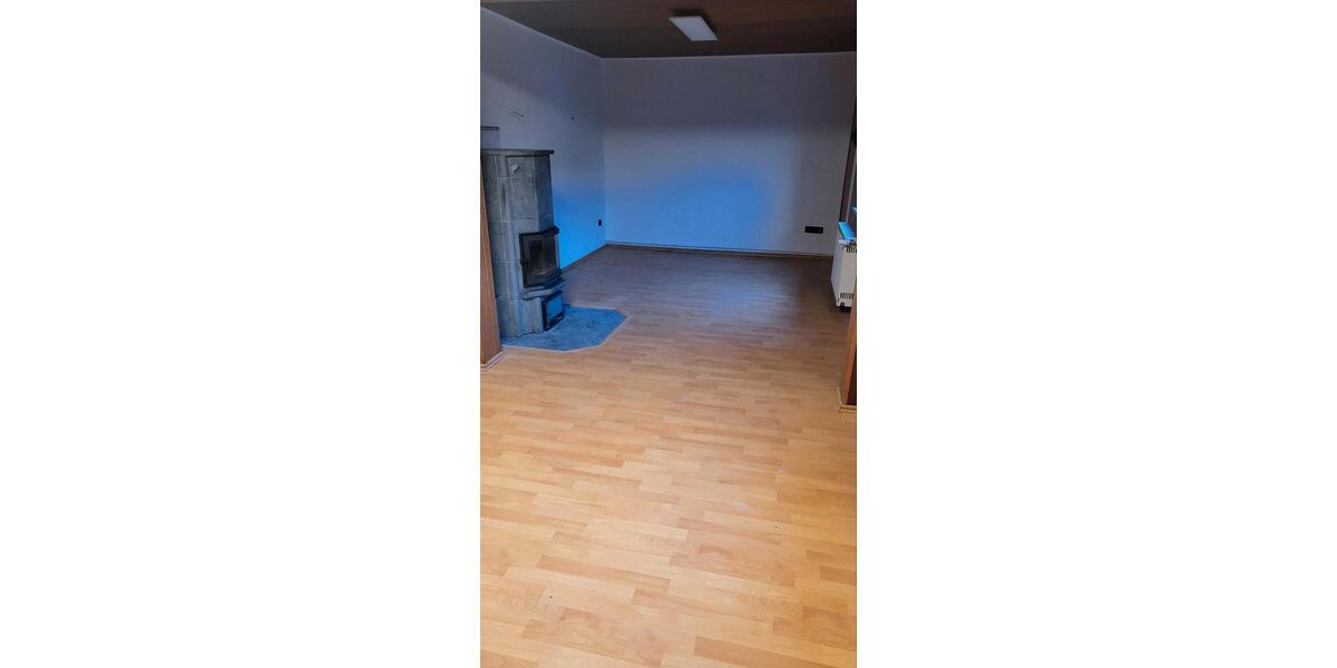 Einfamilienhaus Hillerse - 8 Zimmer, 220 m&sup2;, 1.500&euro; | Angebot:25973906