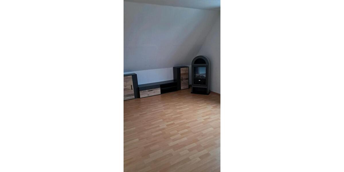 Apartment 28 QM, Dachgeschoss, teilmöbliert 1 zimmer