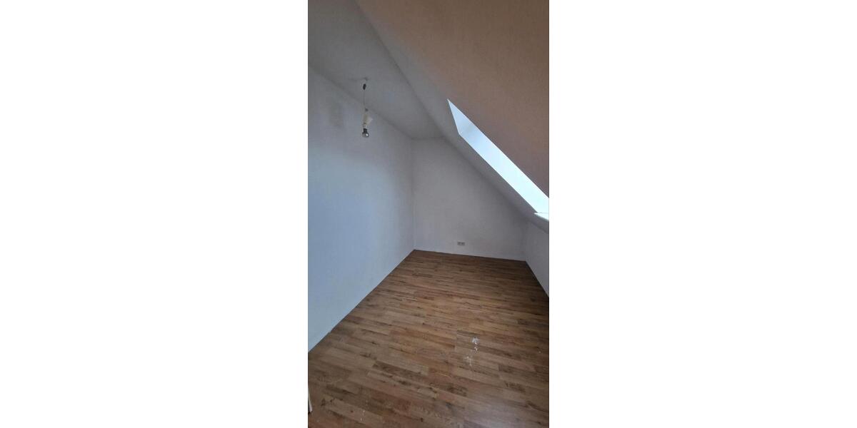 Dachgeschoßwohnung Ilsede Adenstedt - 4 Zimmer, 90 m&sup2;, 690&euro; | Angebot:26373014