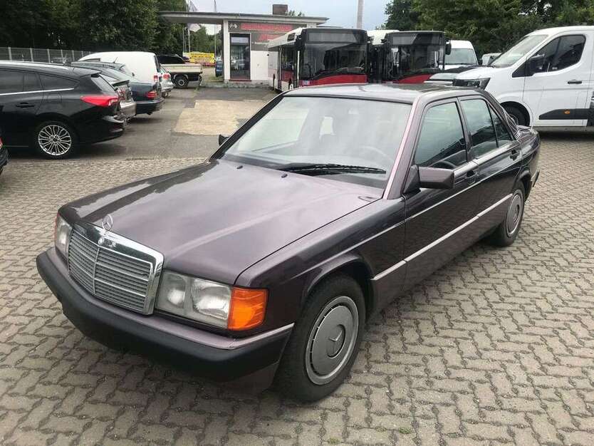 Mercedes-Benz 190 154.417 km 4.999 € Braunschweig 38110