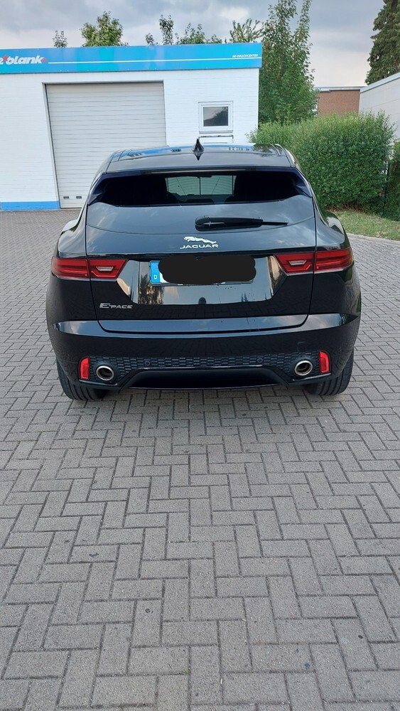 Jaguar E-Pace D150 FWD man R-Dynamic 43.320 km 23.000 € Braunschweig 38100