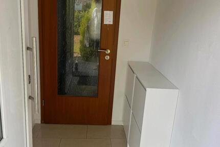 Gepflegte 3 Zi. Erdgeschoßwohnung mit Wintergarten und Terasse