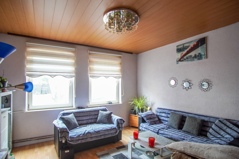 Handwerker aufgepasst! - Zentral gelegenes Mehrfamilienhaus mit Ausbaupotential 7 zimmer