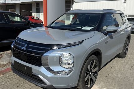 Mitsubishi Plug-in Hybrid Outlander 3.500 km 53.880 € Braunschweig 38126