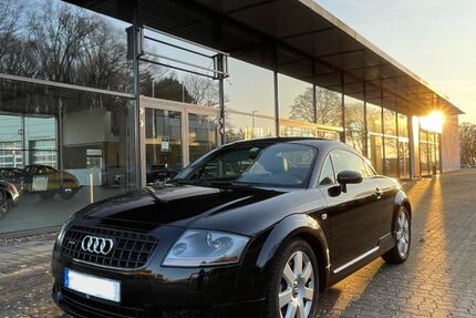 Audi TT 220.000 km 11.850 &euro; Wolfenbüttel 38304