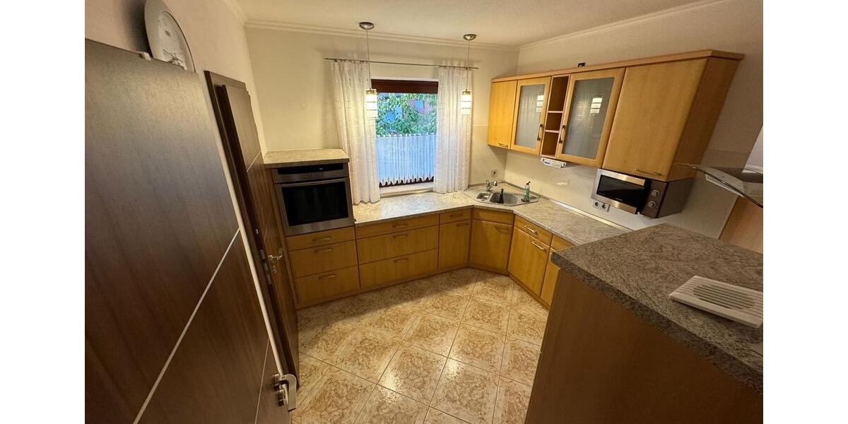 Etagenwohnung Lengede - 6 Zimmer, 151 m&sup2;, 1.350&euro; | Angebot:25293036