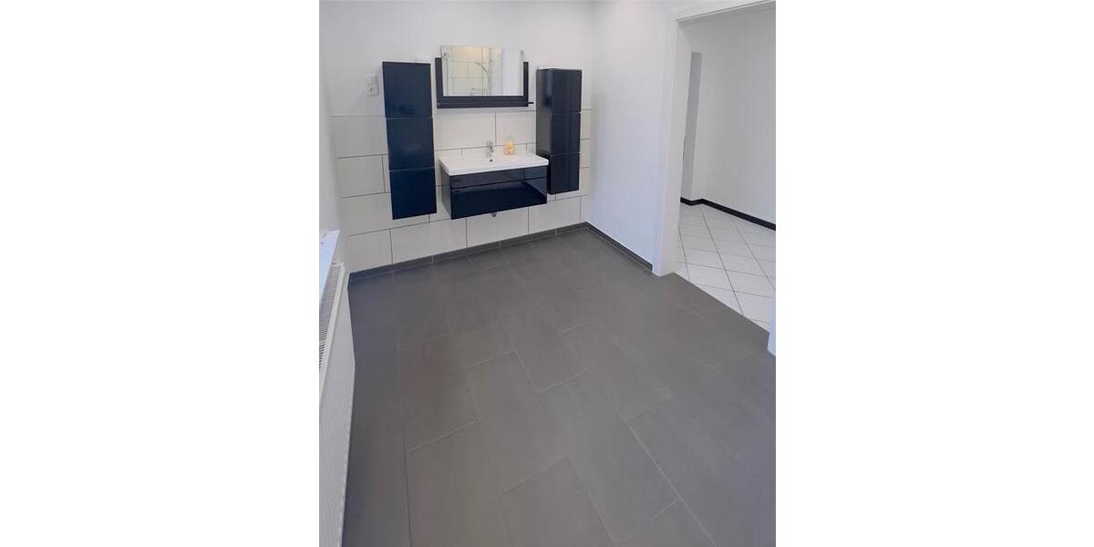 Etagenwohnung Edemissen - 4 Zimmer, 115 m&sup2;, 1.300&euro; | Angebot:24743448