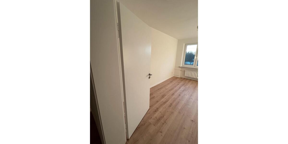 Etagenwohnung Braunschweig Lehndorf-Watenbüttel - 3 Zimmer, 85 m&sup2;, 990&euro; | Angebot:24853031