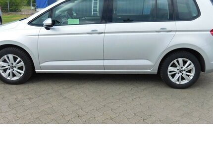 VW Touran 1.5 Comfortlin TSI BMT 5 Sitze Navi Klima