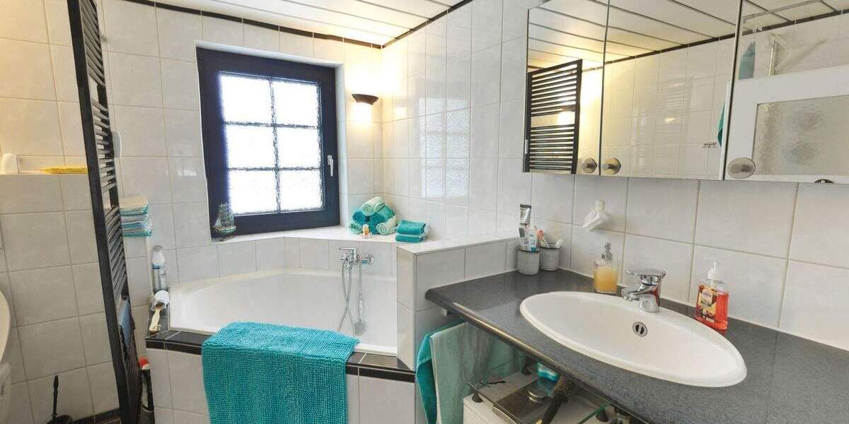 Etagenwohnung Adenbüttel - 5 Zimmer, 143 m&sup2;, 220.000&euro; | Angebot:25687250