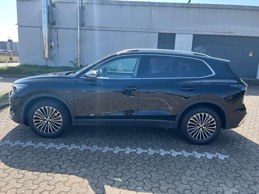 VW Tiguan 13.500 km 37.800 € Calberlah 38547