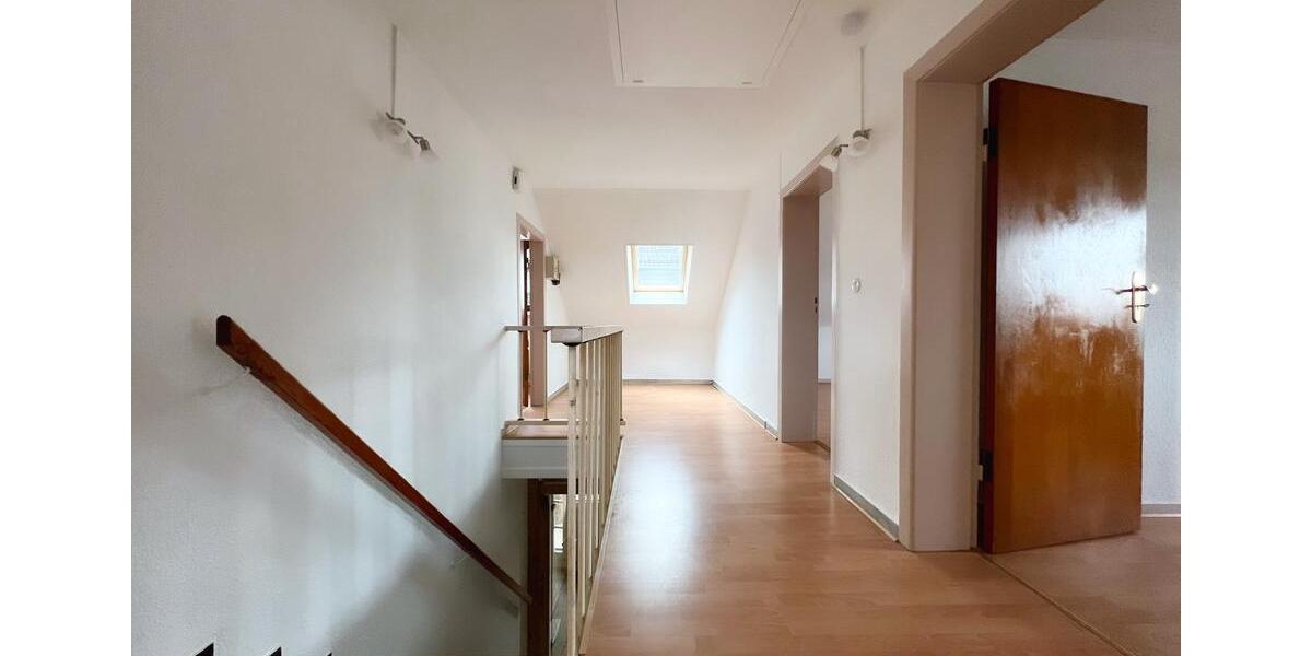 Dachgeschoßwohnung Vechelde - 3 Zimmer, 85 m&sup2;, 850&euro; | Angebot:26125179