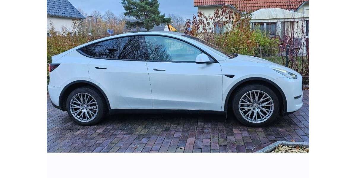 Tesla Model Y 24.500 km 34.900 &euro; Braunschweig 38126