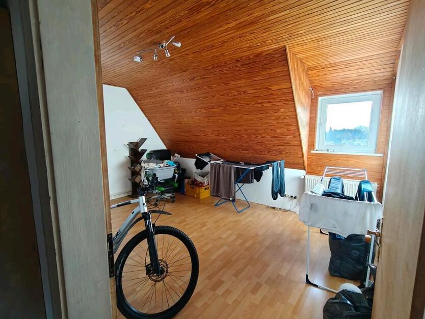 Mehrfamilienhaus Peiner Oststadt inkl. PV Anlage + Dämmung zimmer