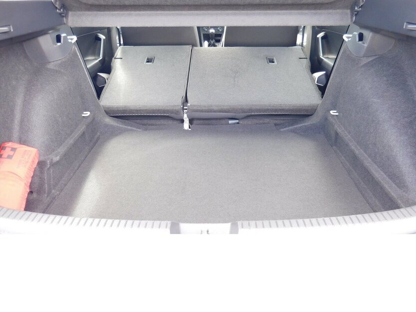 VW Taigo 1.0 TSI BMT Klima LED Navi 27.600 km 15.990 € Vordorf 38533