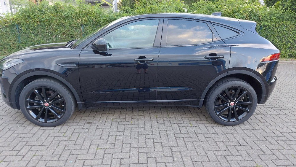 Jaguar E-Pace D150 FWD man R-Dynamic 43.320 km 21.000 &euro; Braunschweig 38100