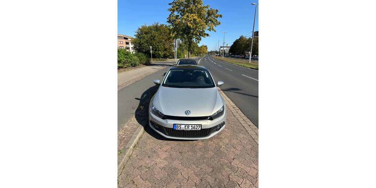 VW Scirocco 153.000 km 8.950 &euro; Braunschweig 38120