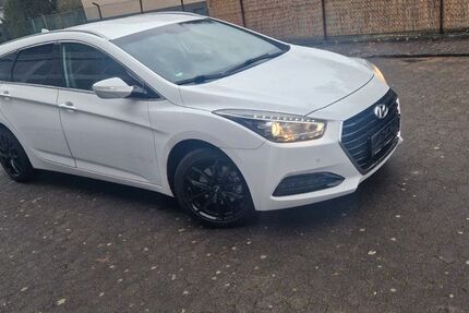 Hyundai i40 53.000 km 12.600 &euro; Braunschweig 38120
