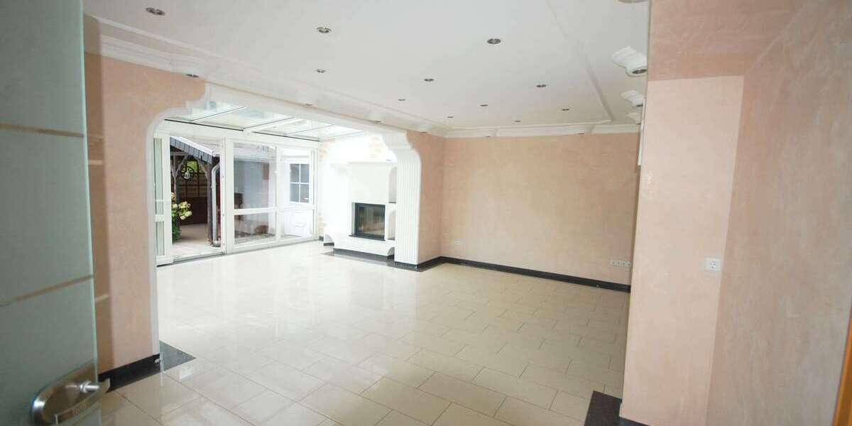 Einfamilienhaus Volkse Volkse - 6 Zimmer, 260 m&sup2;, 1.200&euro; | Angebot:26889195