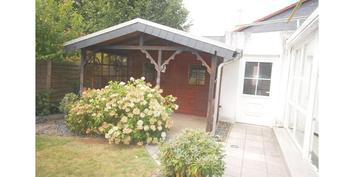 Einfamilienhaus Hillerse - 6 Zimmer, 260 m&sup2;, 1.200&euro; | Angebot:24864955