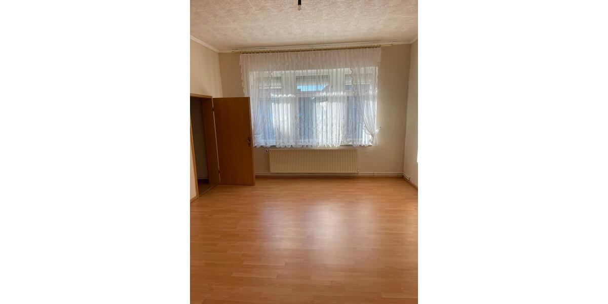 Etagenwohnung Wolfsburg Almke - 5 Zimmer, 145 m&sup2;, 1.200&euro; | Angebot:23876701